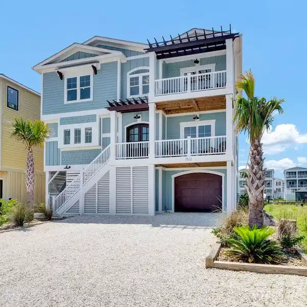 CANAL FRONT OASIS WITH OCEAN VIEWS