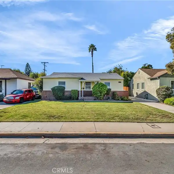 SPACIOUS LIVING IN A HIGHLY SOUGHT NEIGHBORHOOD