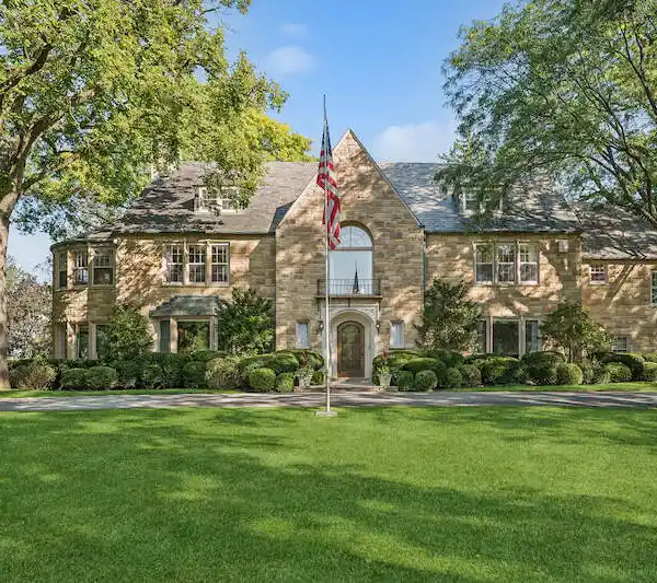 GRAND RESIDENCE ON PARK-LIKE PROPERTY