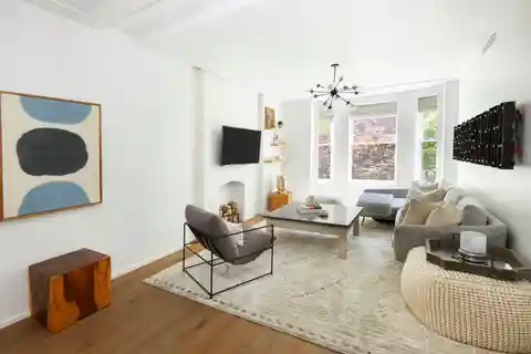 Exceptional Apartment in an Iconic Building
