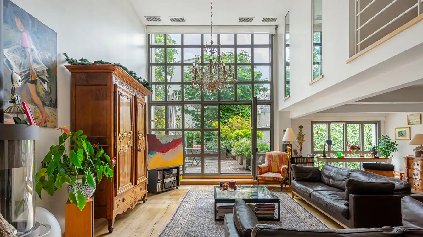Ideal Triplex Steps from the Luxembourg Gardens
