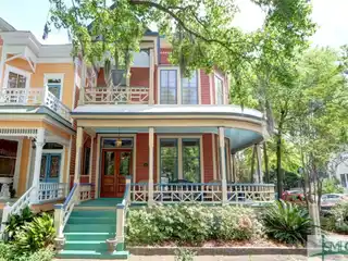 Victorian Mansion on Beautiful Whitfield Square