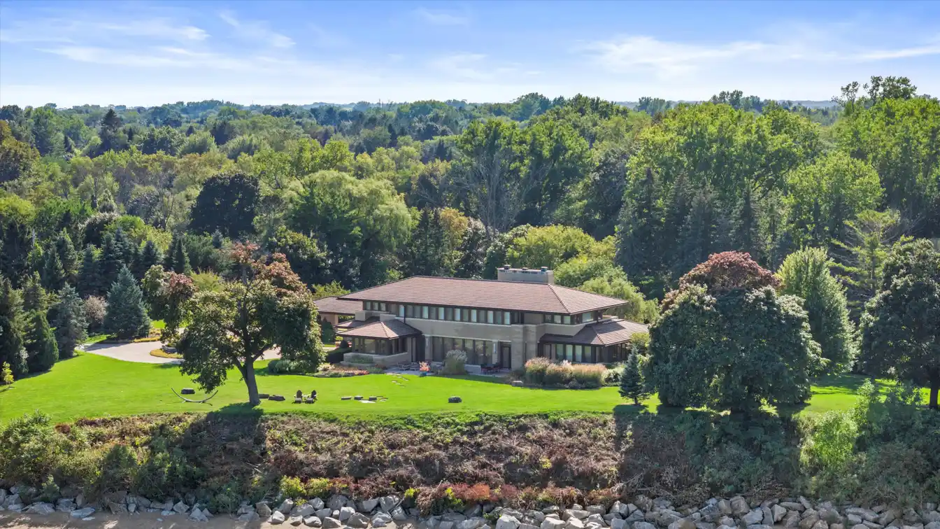 Modern Prairie Style Estate on Lake Michigan