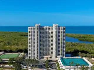 Direct Gulf View Residence in the St. Laurent