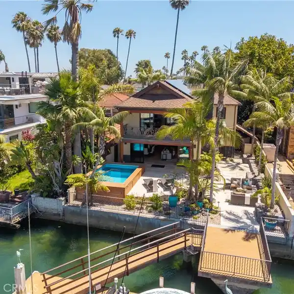 PRESTIGIOUS DOUBLE-LOT WATERFRONT ESTATE ON NEWPORT ISLAND