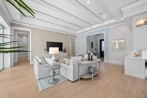 Exquisite Newly Completed Park Shore Residence