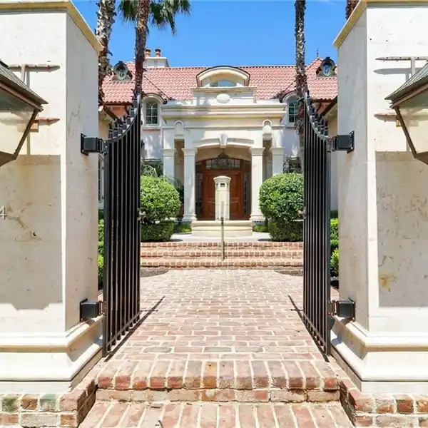 EUROPEAN-INSPIRED ARCHITECTURE WITH MODERN FUNCTIONALITY