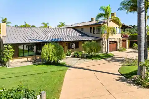 Private Retreat in Prestigious San Antonio Creek