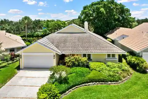 Jonathan’s Landing Gem with Tranquil Garden Retreat