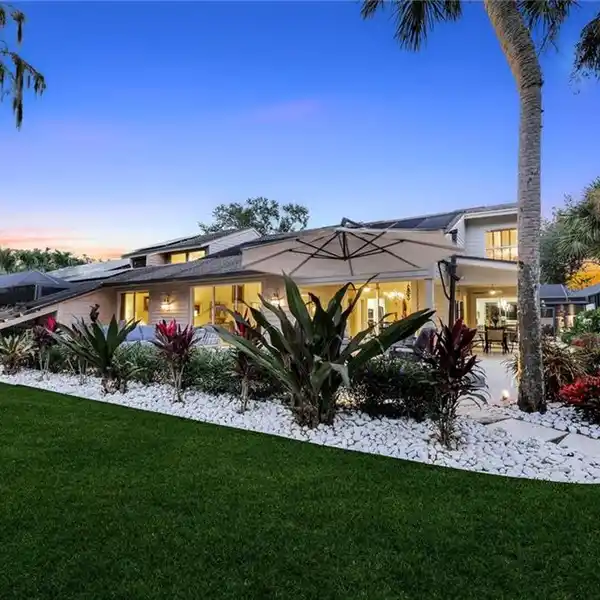 PRIVATE VILLA WITH RESORT-STYLE OUTDOOR ESCAPE