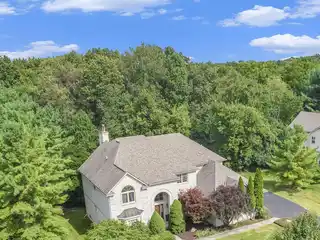 Elegant Brick Residence Minutes to Downtown