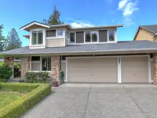 Impressive Home in Renton Highlands