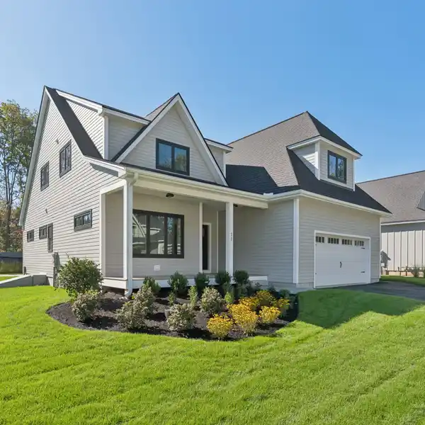 POPULAR MOVE-IN READY CEDAR HOME