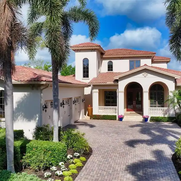 EXCEPTIONAL HOME IN THE LAKE CLUB