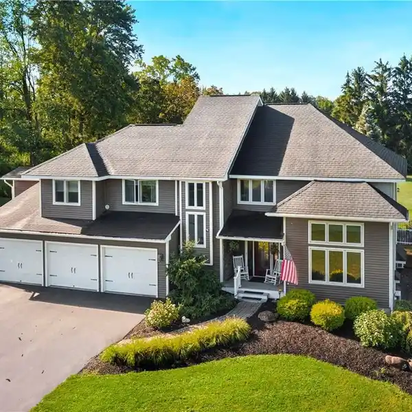 PRIVATE 5.8-ACRE ESTATE WITH LUXURY AMENITIES