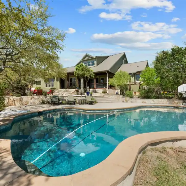 ELEGANT HOME WITH RAINWATER SYSTEM