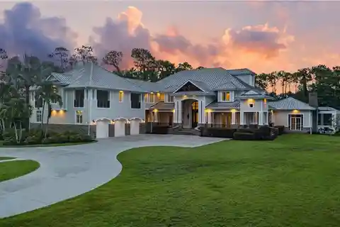 Rare Luxury Estate in the Heart of Naples