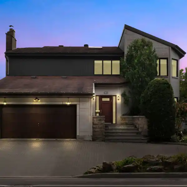 SPACIOUS HOME PERFECTLY SITUATED ON DOUBLE LOT