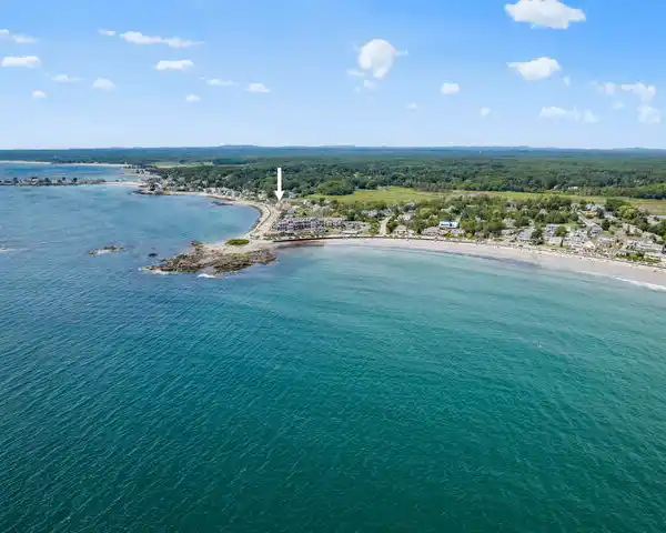 BEAUTIFULLY RENOVATED OCEANFRONT CONDO