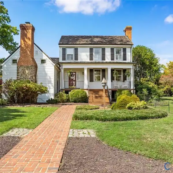 HISTORIC ESTATE BLENDS HERITAGE WITH LUXE ACREAGE