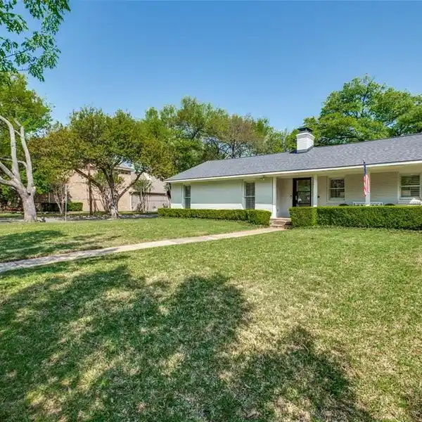 THOUGHTFULLY RENOVATED COTTAGE