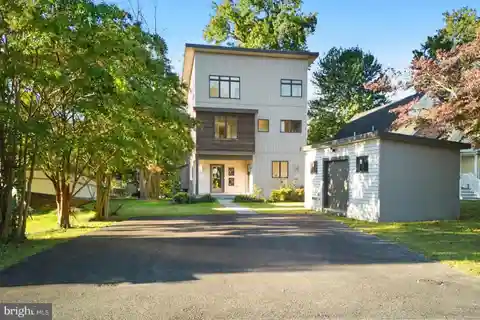 Chesapeake-View Stunner with Private Pier Access