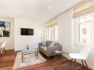 Beautiful Recently Refurbished Apartment