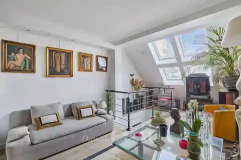 Designer-renovated Duplex in Prime Location
