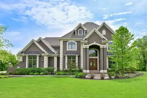 Modern Design Meets Expansive Outdoor Living