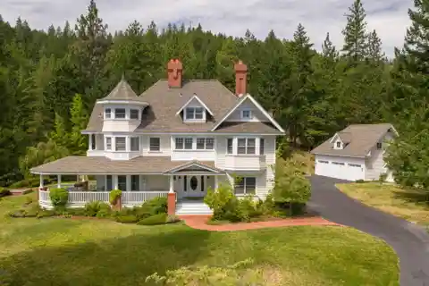 Amazing Private Estate