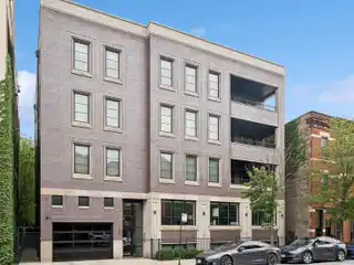 The Height of Luxury Living in the Heart of Lincoln Park