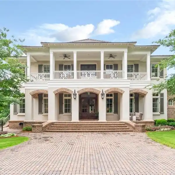 AMAZING ESTATE HOME IN MOBILE