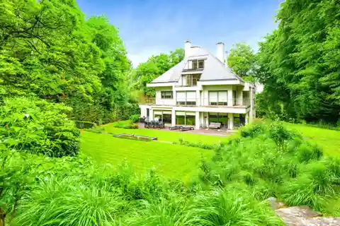 Duplex Penthouse in a Park-Like Setting