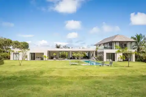 Superb Contemporary Villa