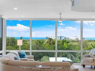 Lovely Renovated Residence in Paradise