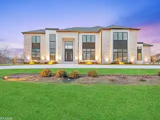 Sensational Lighting and Statement Chandeliers