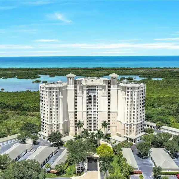 ELEVATED SENIOR LIVING: A SPLENDID OPPORTUNITY AWAITS AT TOWER POINTE