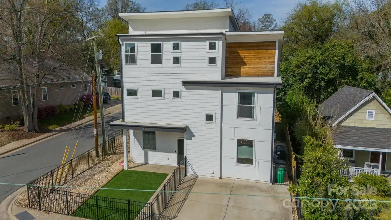 Newer Home in Belmont