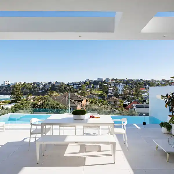 A WORLD-CLASS STATEMENT IN DESIGNER LUXURY LIVING AND SPECTACULAR ENTERTAINING
