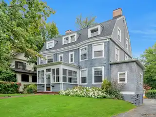 Exquisite High-Floor Living with Iconic City Views