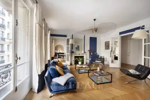 Peaceful Dual-Aspect Family Apartment