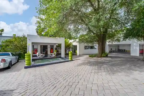 Contemporary Masterpiece in Boomed-off Bryanston East Central