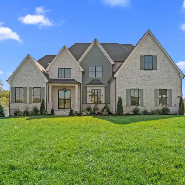 CALISTOGA - ELEGANCE MEETS MODERN COMFORT