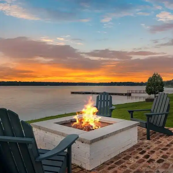 DREAM LAKE HOME ON CEDAR CREEK LAKE