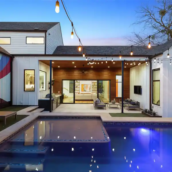 SEAMLESS BLEND OF MODERN SOPHISTICATION AND DESIGNER TOUCHES
