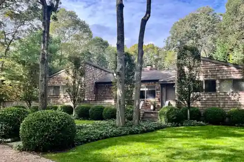 Lush Escape with Poolside Serenity