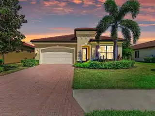 Beautifully Upgraded Home in Rosedale Golf & Country Club