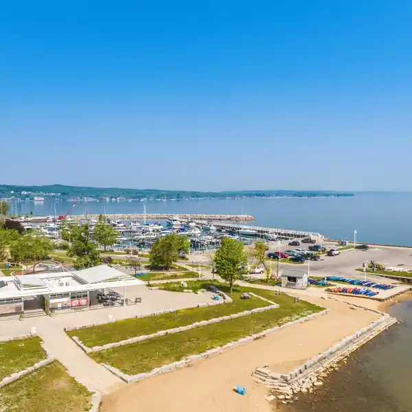LUXURY DOWNTOWN CONDO WITH FABULOUS VIEWS