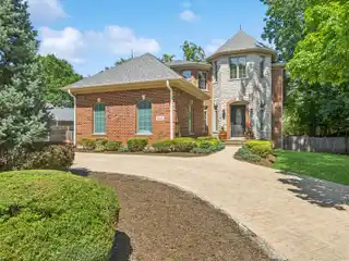 All-Brick Home in Desirable Ravinia