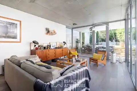 Meticulously Renovated Townhouse